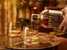 Lade das Bild in den Galerie-Viewer, Aberfeldy 12 Jahre Goldbarren Geschenkbox Highland Single Malt Scotch Whisky 40%vol. 0,7l - Auktionshaus Martin