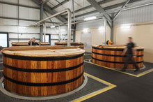 Lade das Bild in den Galerie-Viewer, Ardnahoe Bholsa Islay Single Malt Scotch Whisky 50%vol. 0,7l - Auktionshaus Martin