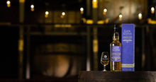 Lade das Bild in den Galerie-Viewer, Glen Scotia 9 Jahre Unpeated Fino Sherry Cask Finish Campbeltown Malts Festival 2024 Limited Edition 56,2% vol. 0,7l - Auktionshaus Martin