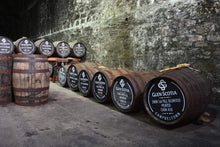 Lade das Bild in den Galerie-Viewer, Glen Scotia 9 Jahre Unpeated Fino Sherry Cask Finish Campbeltown Malts Festival 2024 Limited Edition 56,2% vol. 0,7l - Auktionshaus Martin