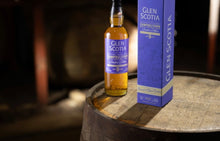 Lade das Bild in den Galerie-Viewer, Glen Scotia 9 Jahre Unpeated Fino Sherry Cask Finish Campbeltown Malts Festival 2024 Limited Edition 56,2% vol. 0,7l - Auktionshaus Martin
