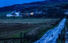 Lade das Bild in den Galerie-Viewer, Kilchoman Machir Bay Islay Single Malt Scotch Whisky 46%vol. 0,7l - Auktionshaus Martin