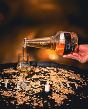 Lade das Bild in den Galerie-Viewer, St. Kilian Distillers Signature Edition Fourteen – Unpeated Single Malt Whisky 49,8% vol. 0,5l - Auktionshaus Martin