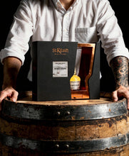 Lade das Bild in den Galerie-Viewer, St. Kilian Distillers Exceptional Range ex Mugi Shochu mild 55,5%vol. 0,5l
