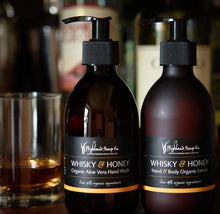 Lade das Bild in den Galerie-Viewer, Highland Soap Company Scottish Handmade Soaps Whisky &amp; Honig Hand Wash 0,3l
