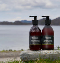 Lade das Bild in den Galerie-Viewer, Highland Soap Company Scottish Handmade Soaps Hebridean Seaweed Hand Wash 0,3l
