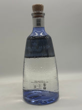 Lade das Bild in den Galerie-Viewer, Gin Mare Capri Mediterraner Premium Gin 42,7%vol. 0,7l
