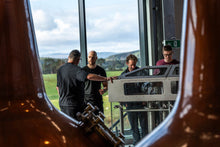 Lade das Bild in den Galerie-Viewer, The Cairn First Peek 3 Jahre Single Malt Scotch Whisky 57%vol. 0,7l
