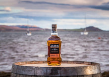Lade das Bild in den Galerie-Viewer, Jura 12 Jahre Single Malt Scotch Whisky 40%vol. 0,7l
