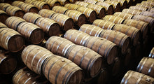 Lade das Bild in den Galerie-Viewer, Slyrs Classic Single Malt Whisky 43%vol. 0,7l mit Glas Geschenkverpackung
