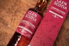 Lade das Bild in den Galerie-Viewer, Glen Scotia 9 Jahre Heavily Peated Ribera Del Duero Cask Finish Campbeltown Malts Festival 2025 Limited Edition 54,3% vol. 0,7l - Auktionshaus Martin
