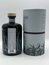 Lade das Bild in den Galerie-Viewer, Nc&#39;Nean Huntress 2025: Lemon Meadow Single Malt Scotch Whisky 48,5%vol. 0,7l - Auktionshaus Martin
