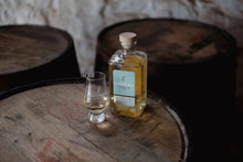 Lade das Bild in den Galerie-Viewer, Lochlea Ploughing Edition Second Crop Single Malt Scotch Whisky Lowland 46%vol. 0,7l - Auktionshaus Martin
