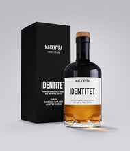 Lade das Bild in den Galerie-Viewer, Mackmyra Identitet Swedish Single Malt Whisky 48,7%vol. 0,7l - Auktionshaus Martin
